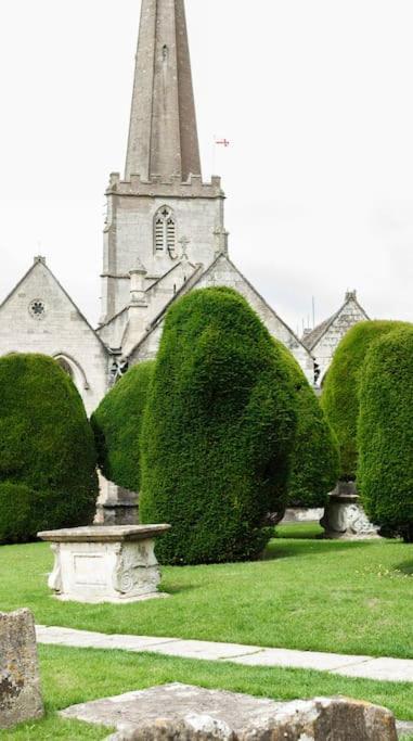 Stylish Painswick Getaway Villa Bagian luar foto