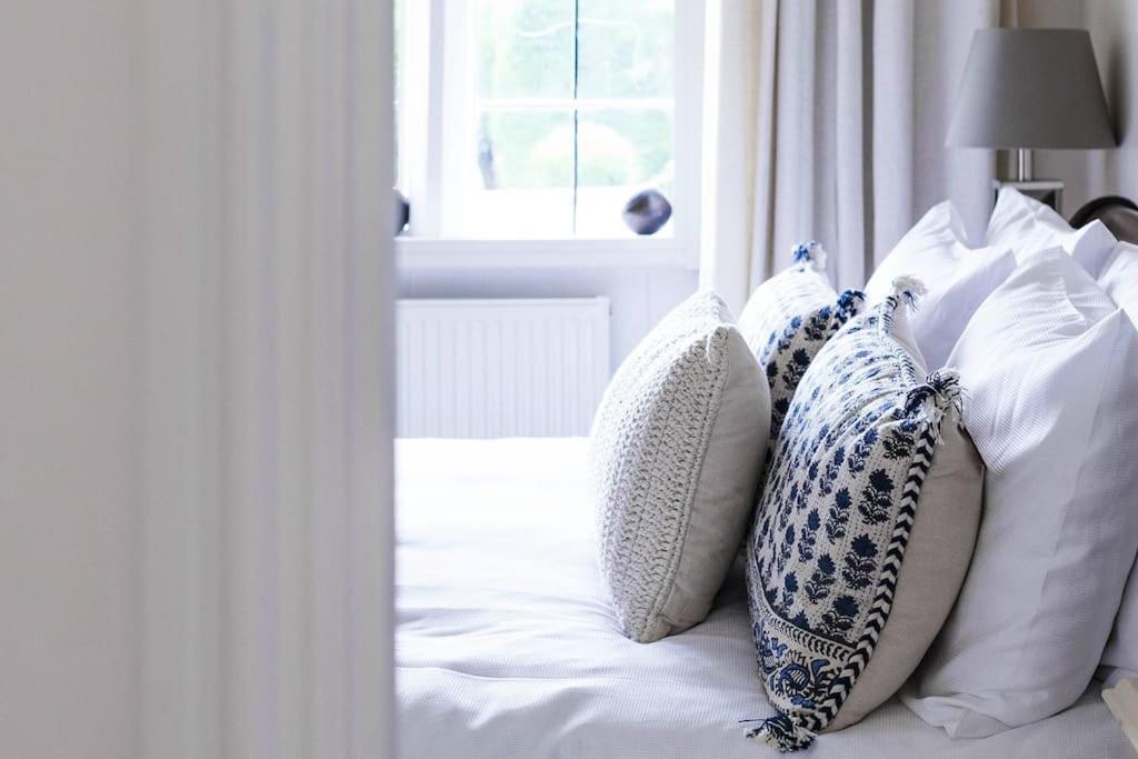 Stylish Painswick Getaway Villa Bagian luar foto