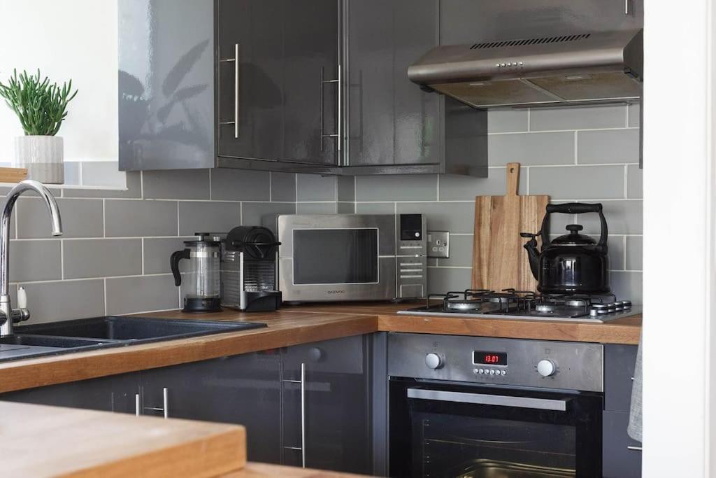 Stylish Painswick Getaway Villa Bagian luar foto