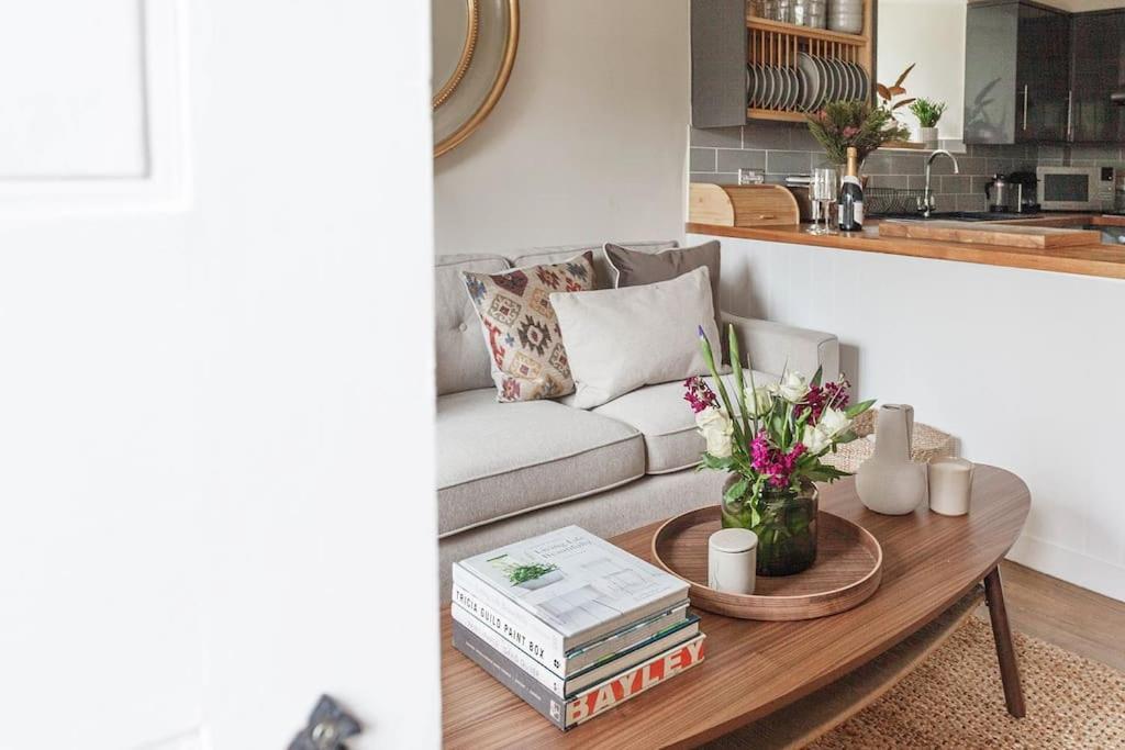 Stylish Painswick Getaway Villa Bagian luar foto
