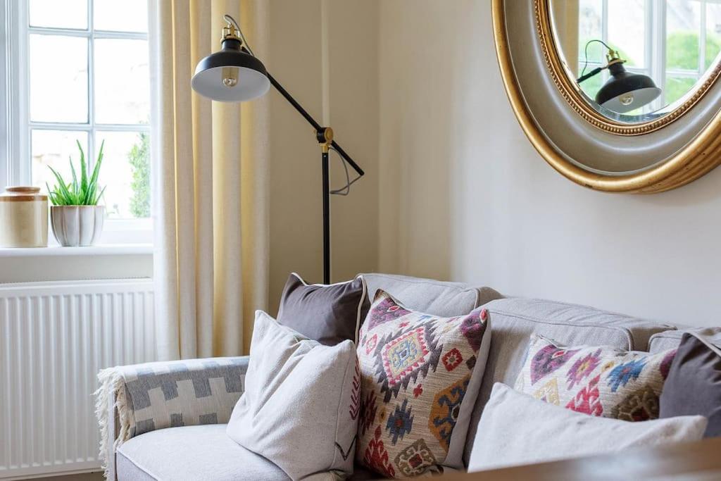 Stylish Painswick Getaway Villa Bagian luar foto